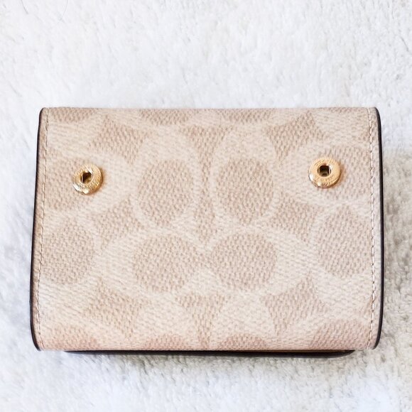 Coach CZ446 Card Holder Wallet In Blocked Signature Canvas In Sand/Tan - Picture 5 of 6